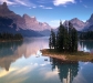 Spirit Island on Maligne Lake, Jasper National Park/Spirit Island sur le lac Maligne, parc national Jasper, Alberta